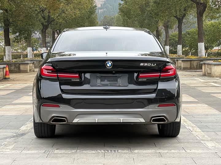 Фото 6 - BMW 5 Series