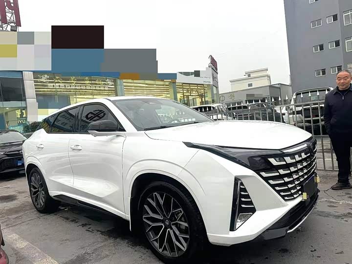 Фото 2 - Changan UNI-Z