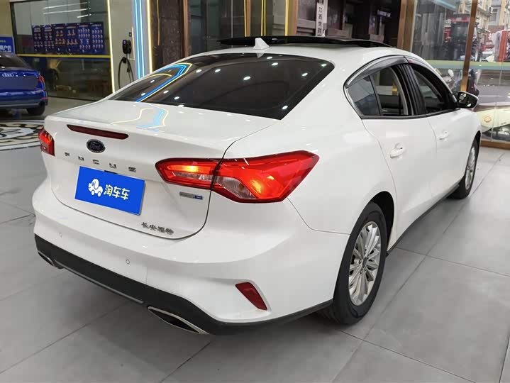 Фото 3 - Ford Focus