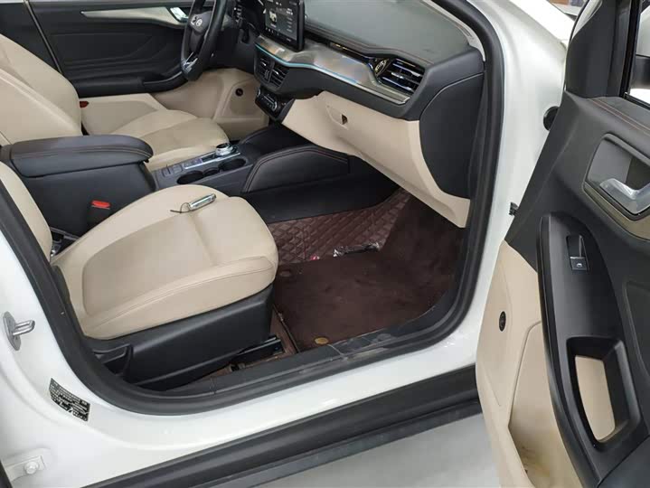 Фото 8 - Ford Focus