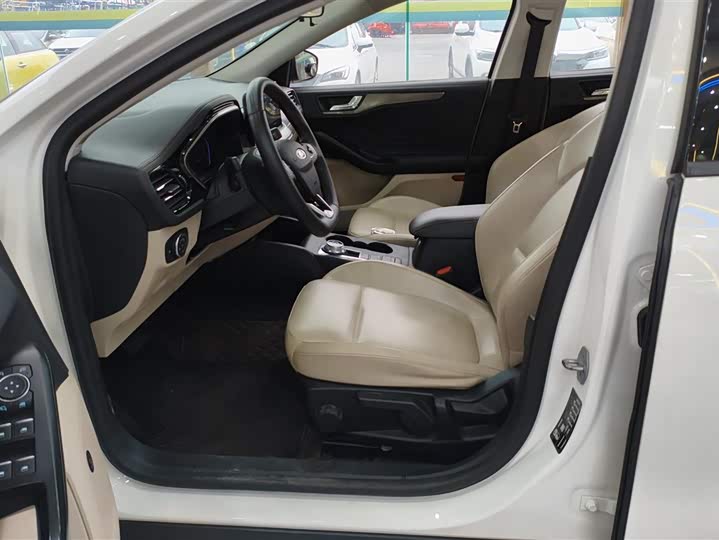 Фото 9 - Ford Focus