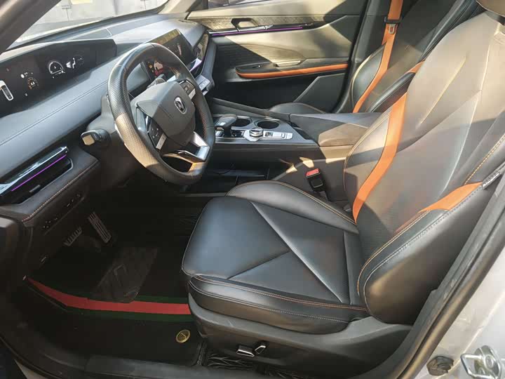 Фото 4 - Changan UNI-V