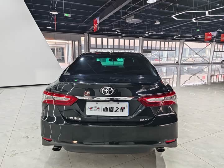 Фото 4 - Toyota Camry