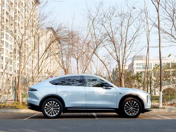 Фото 7 - Nio EC6