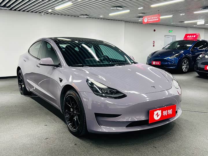 Фото 3 - Tesla Model 3