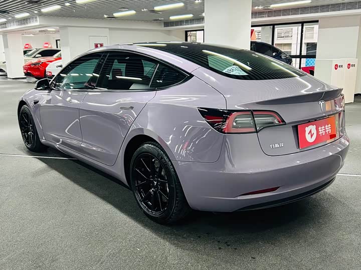 Фото 6 - Tesla Model 3