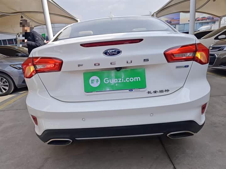 Фото 6 - Ford Focus