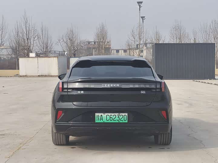 Фото 8 - Zeekr 001