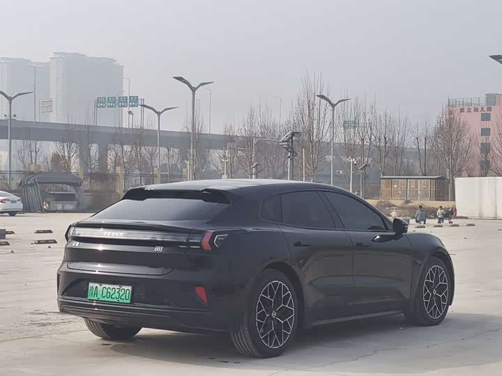 Фото 9 - Zeekr 001