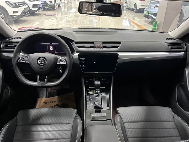 Фото 7 - Skoda Superb