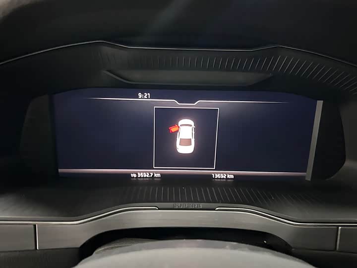 Фото 8 - Skoda Superb