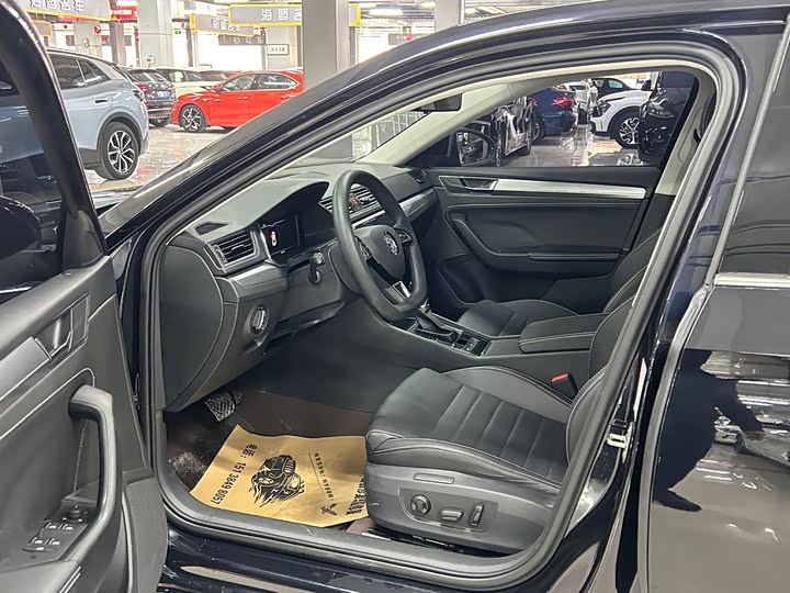 Фото 9 - Skoda Superb