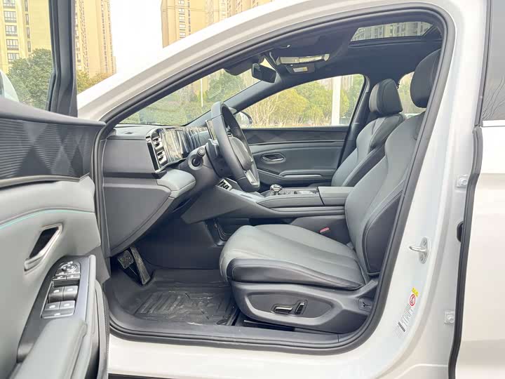 Фото 6 - BYD Qin L