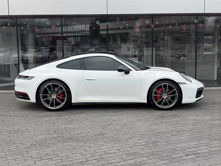 Фото 2 - Porsche 911