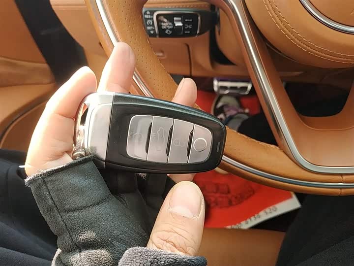 Фото 8 - Hongqi H9