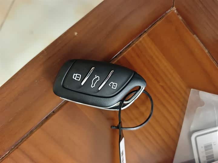 Фото 9 - Roewe i5