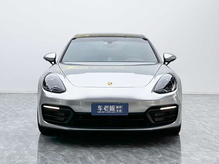 Фото 2 - Porsche Panamera