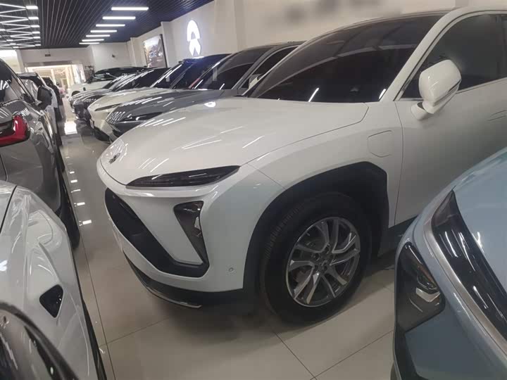 Фото 1 - Nio EC6