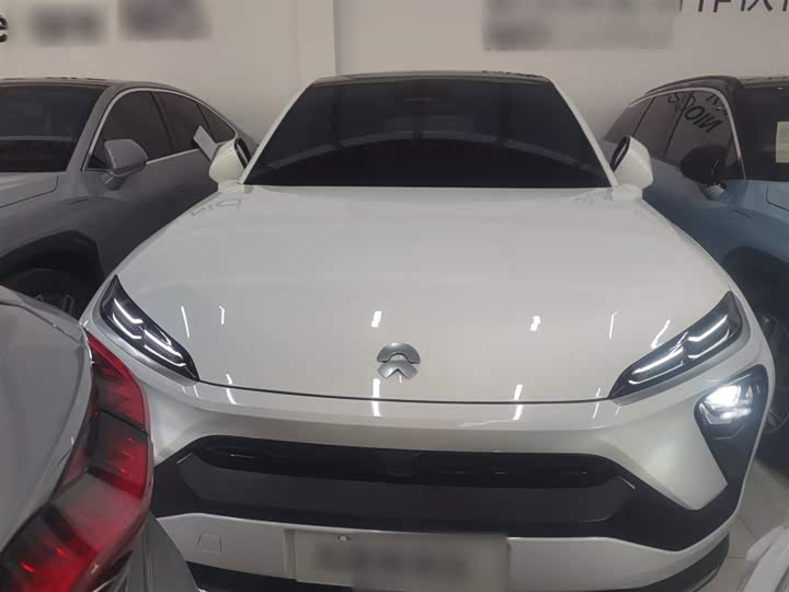 Фото 3 - Nio EC6