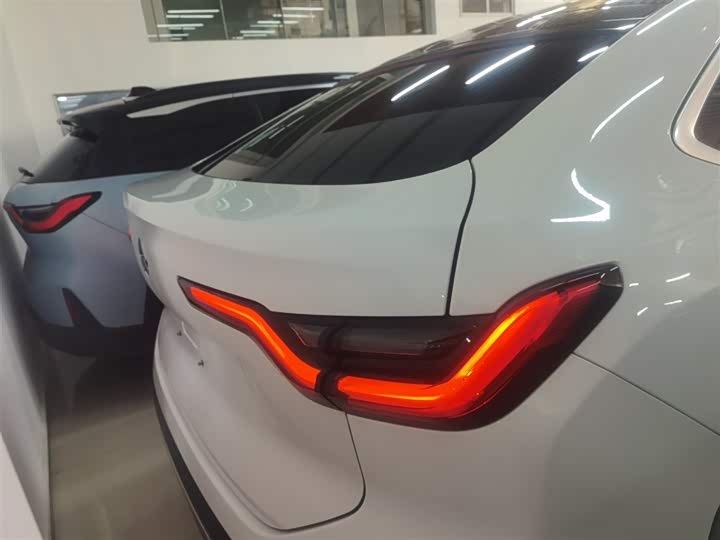 Фото 6 - Nio EC6