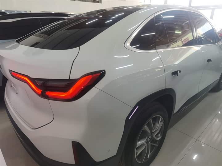 Фото 7 - Nio EC6