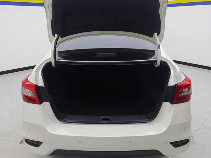 Фото 4 - Nissan Sylphy