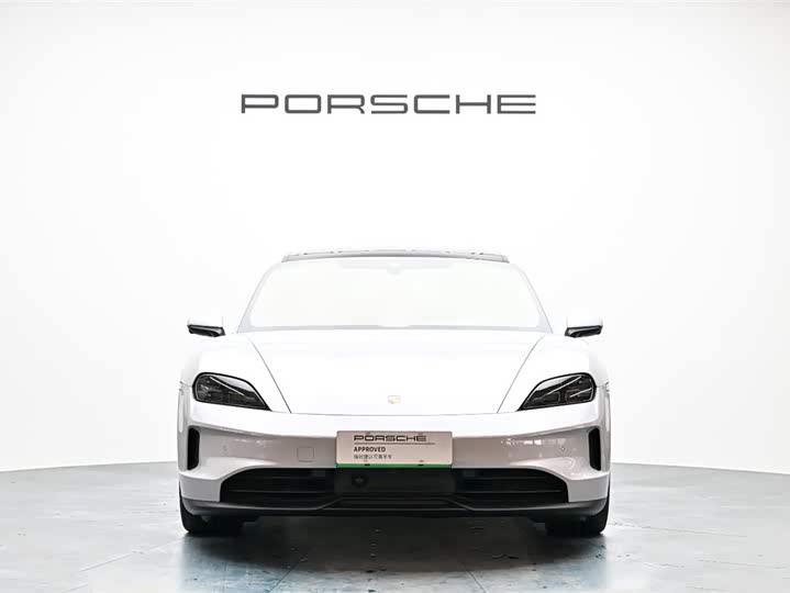 Фото 2 - Porsche Taycan