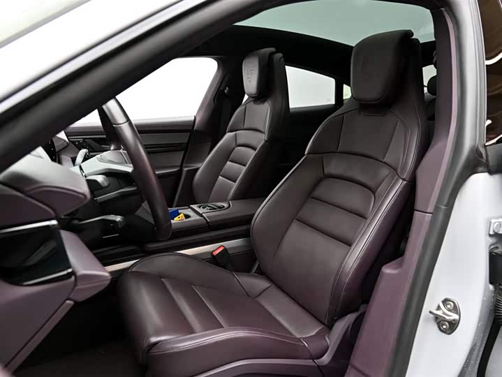 Фото 8 - Porsche Taycan