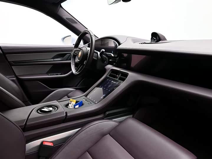 Фото 9 - Porsche Taycan