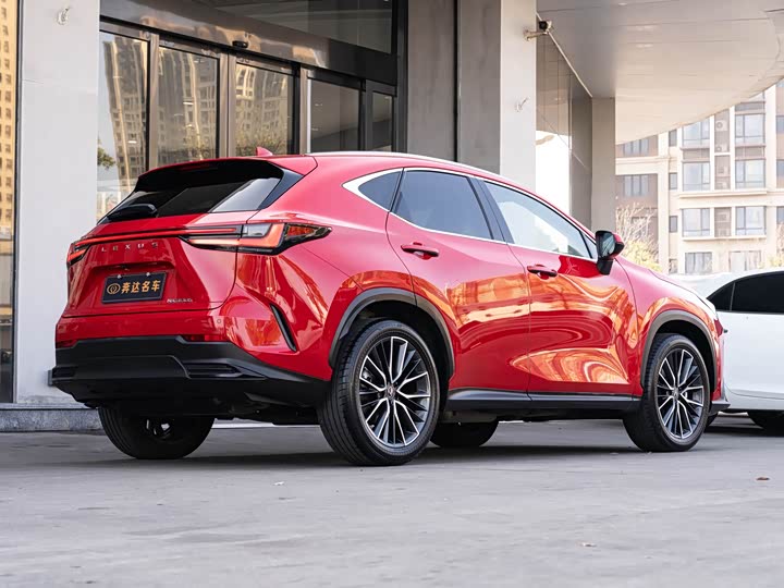 Фото 3 - Lexus NX