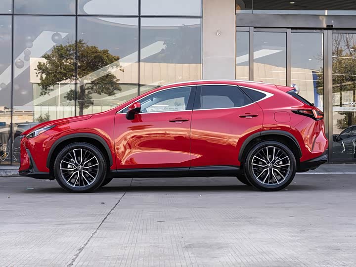 Фото 4 - Lexus NX