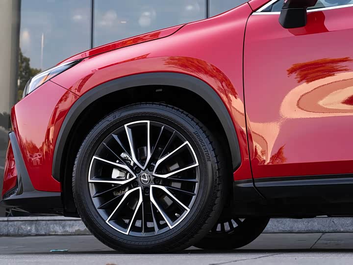 Фото 8 - Lexus NX