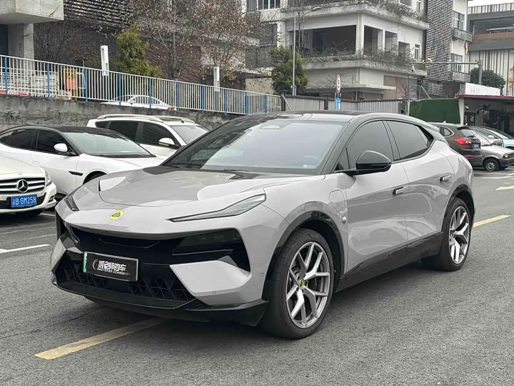 Фото 1 - Lotus Eletre