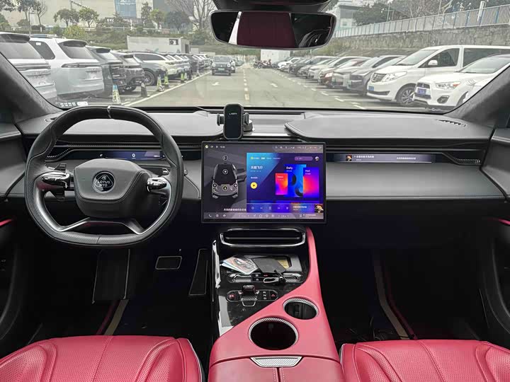 Фото 8 - Lotus Eletre