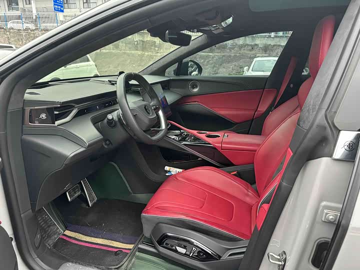 Фото 9 - Lotus Eletre