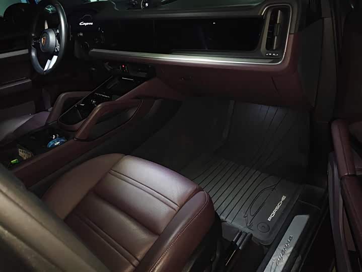 Фото 8 - Porsche Cayenne