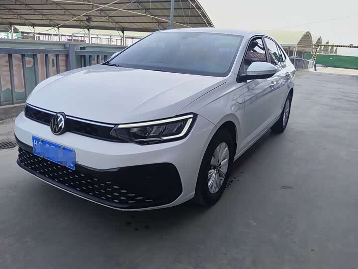 Фото 1 - Volkswagen Lavida