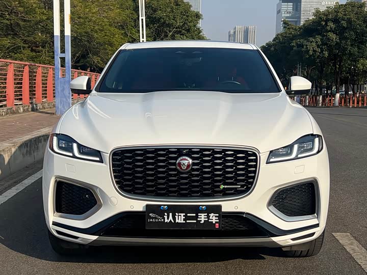 Фото 3 - Jaguar F-Pace