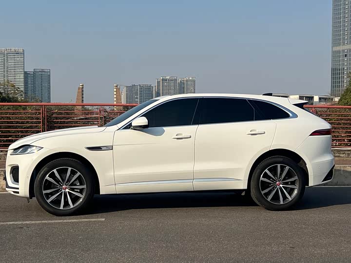 Фото 4 - Jaguar F-Pace