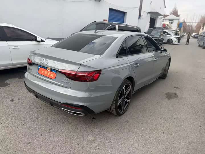 Фото 3 - Audi A4L