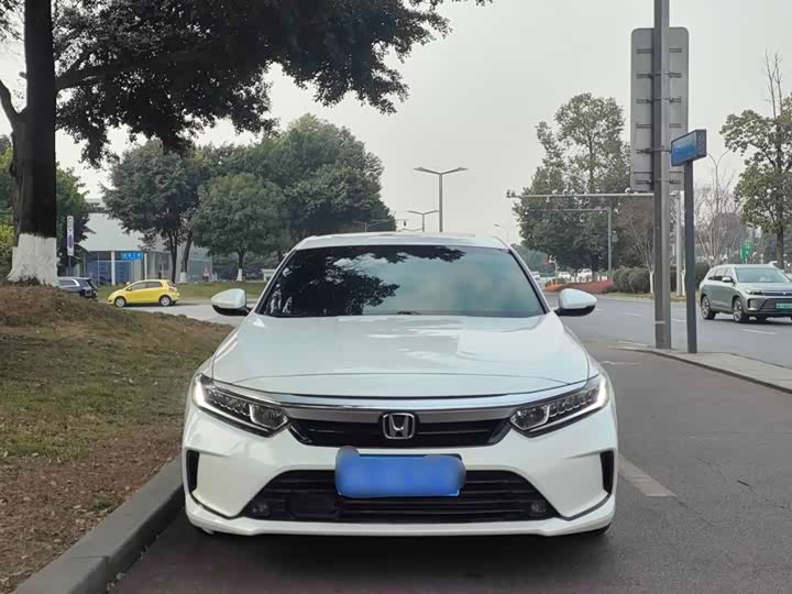 Фото 2 - Honda Inspire