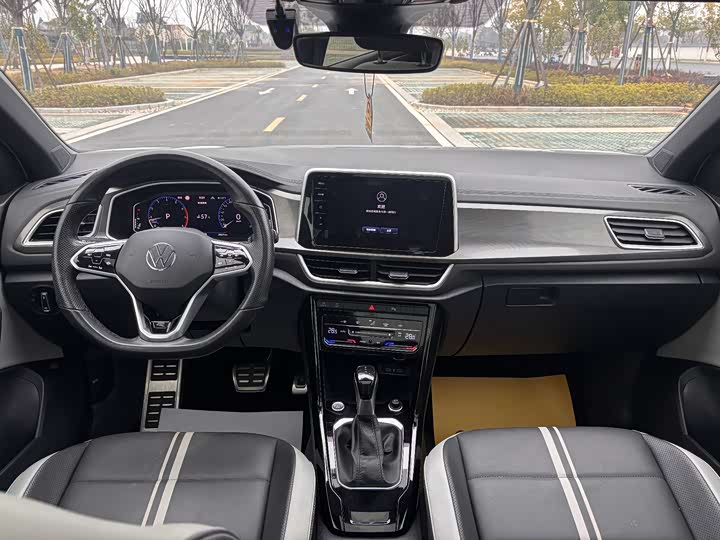 Фото 9 - Volkswagen T-Roc