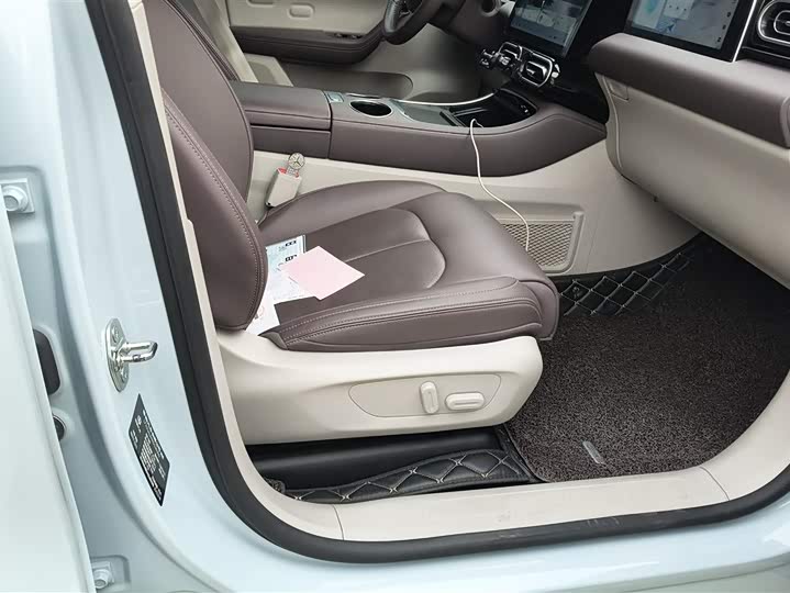 Фото 8 - Leapmotor C11