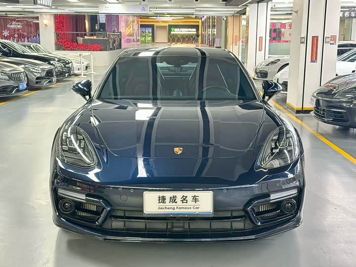 Фото 2 - Porsche Panamera