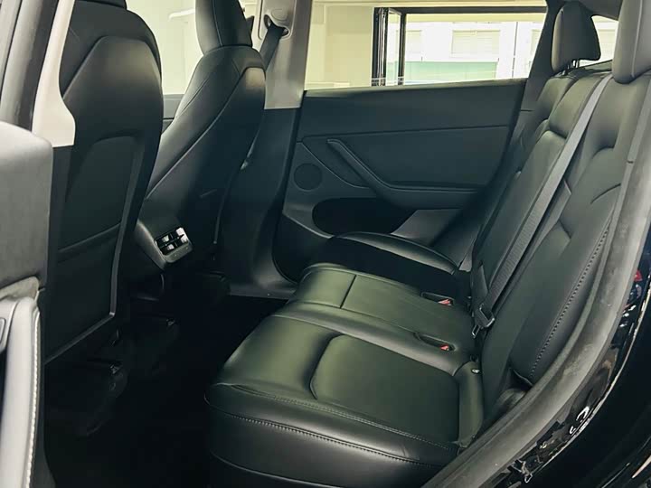 Фото 8 - Tesla Model Y