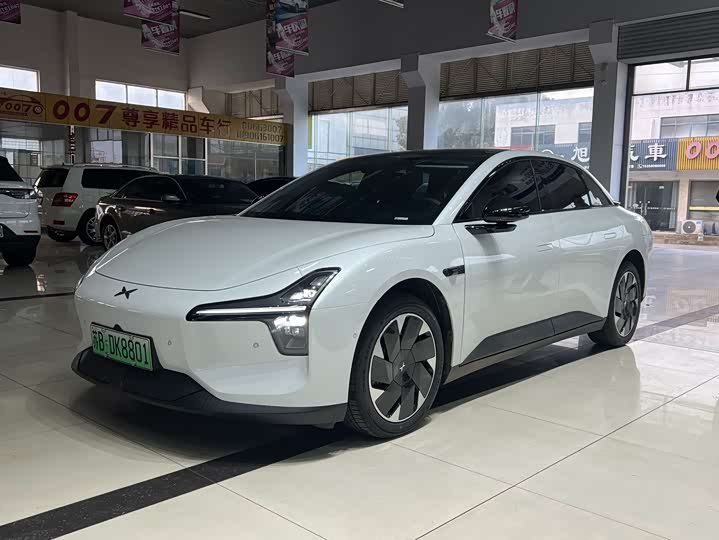 Фото 1 - XPeng Mona M03