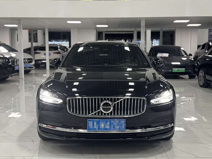 Фото 2 - Volvo S90