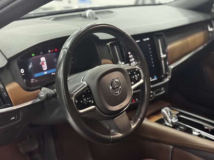 Фото 5 - Volvo S90