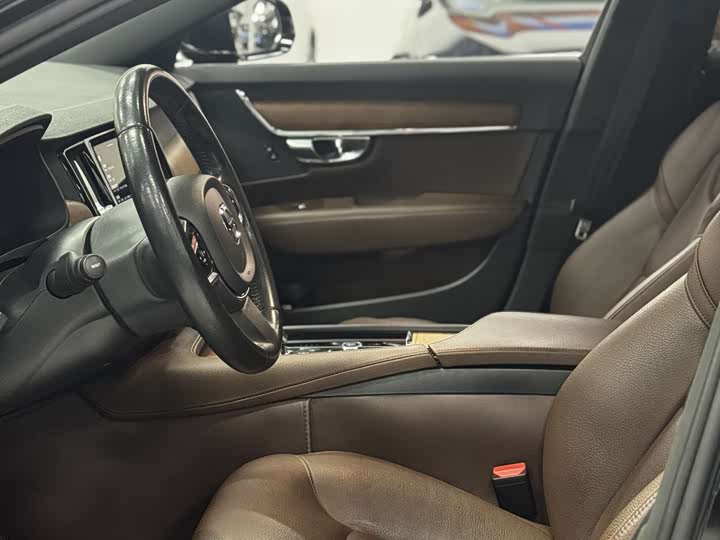 Фото 6 - Volvo S90