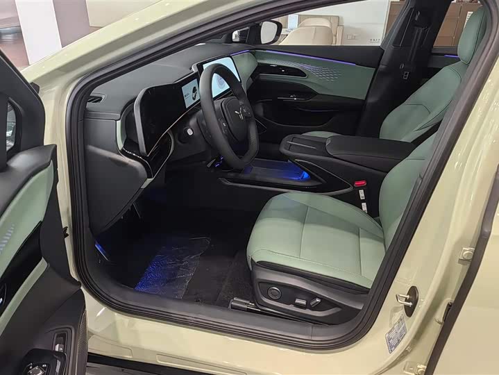 Фото 9 - Hongqi EH7